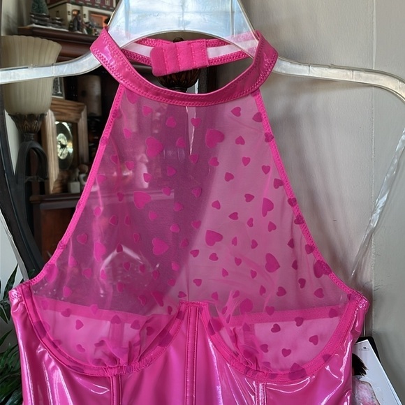 Brand New Flocked Heart Stretch Mesh & Stretch
Vinyl Halter Teddy Pink Peony - Picture 6 of 16